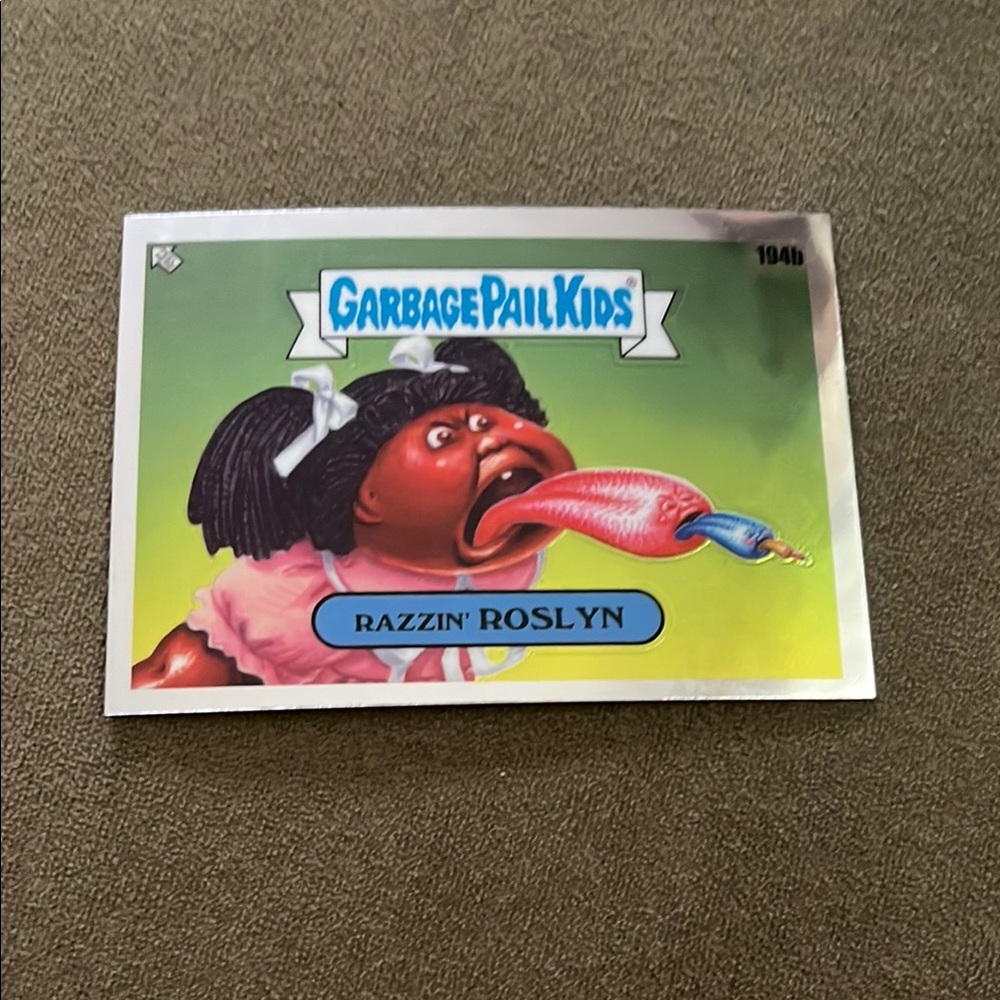 Razzin' Roslyn Trading Card 2022